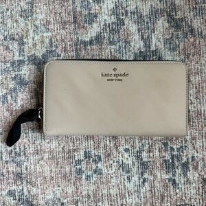 Kate Spade Light Beige Zip Wallet